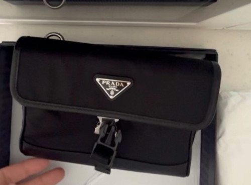미러급레플리카사이트 | 명품레플리카 전문 쇼핑몰  | 딥퀄 - 리나일론 폰 파우치백 2ZH108 &amp;gt; 프라다