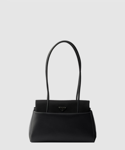 리나일론 플랩이 있는 프라다 패시지 미디엄 가죽 백 1BA495